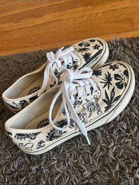 RARE🔥 VANS Authentic 50Th Anniversary Friends & Family Print Van Doren size 5